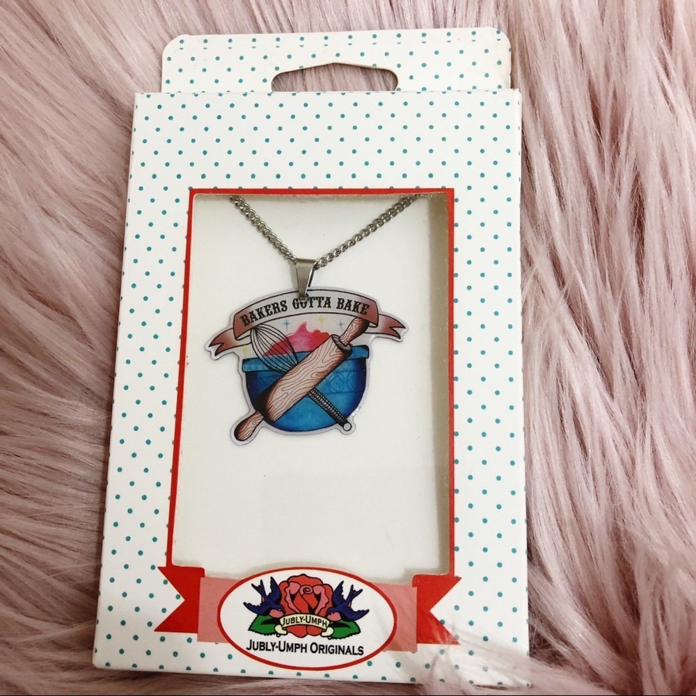 NWT Jubly-Umph Bakers Gotta Bake Necklace Pendant - Picture 2 of 3